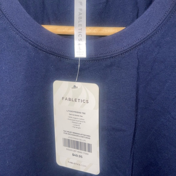 NWT Fabletics long sleeved boyfriend tee - Picture 5 of 5